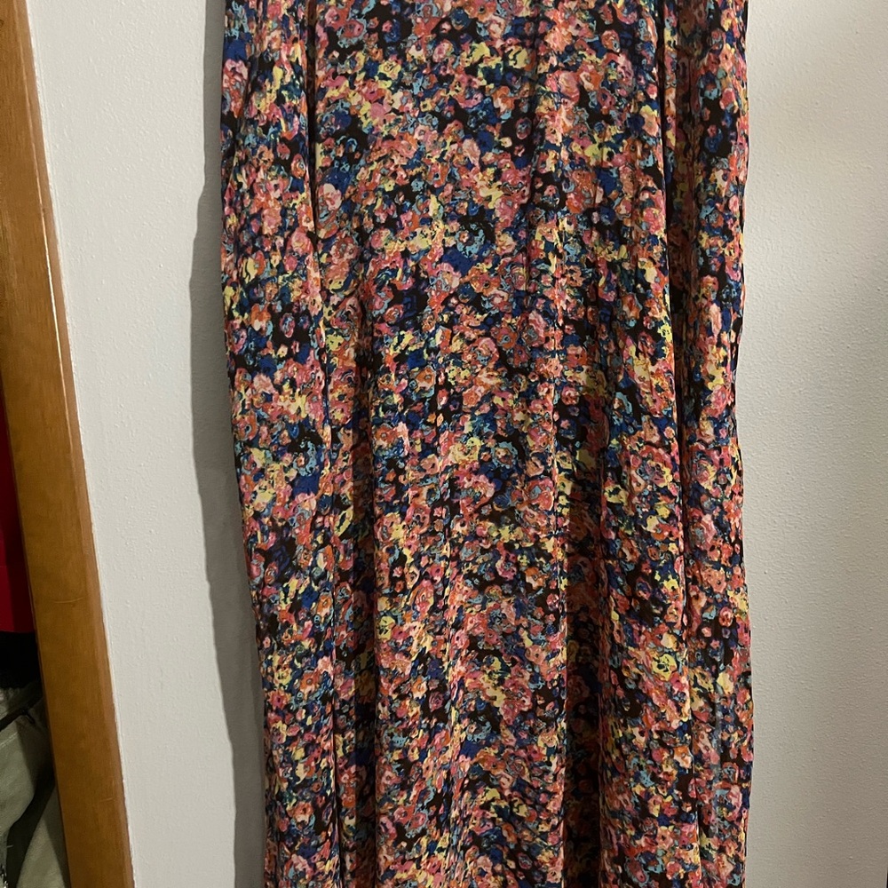 Decree Colorful Abstract Pattern Top - Picture 8 of 11